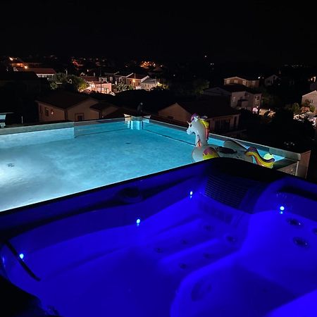 Grandpalazzo Apartments Vir Exterior foto