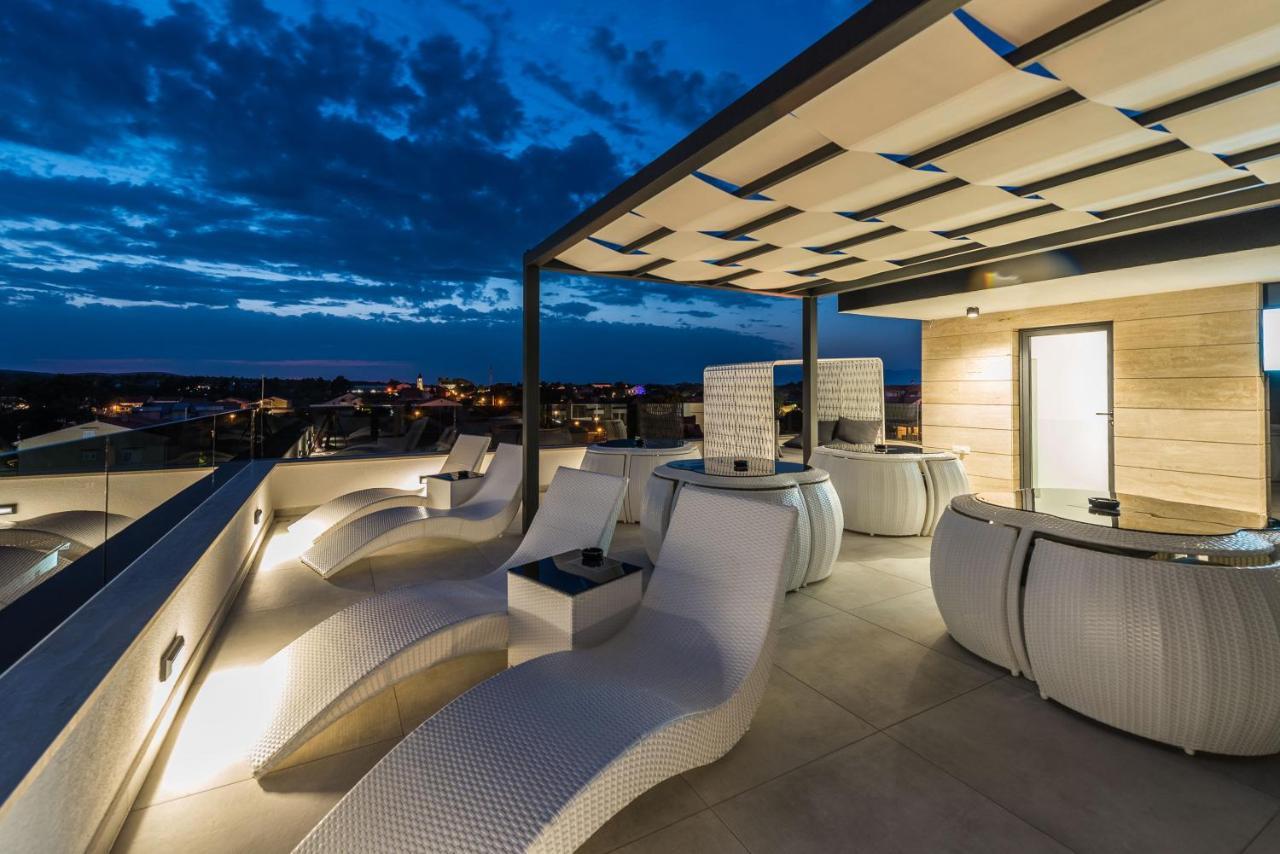 Grandpalazzo Apartments Vir Exterior foto