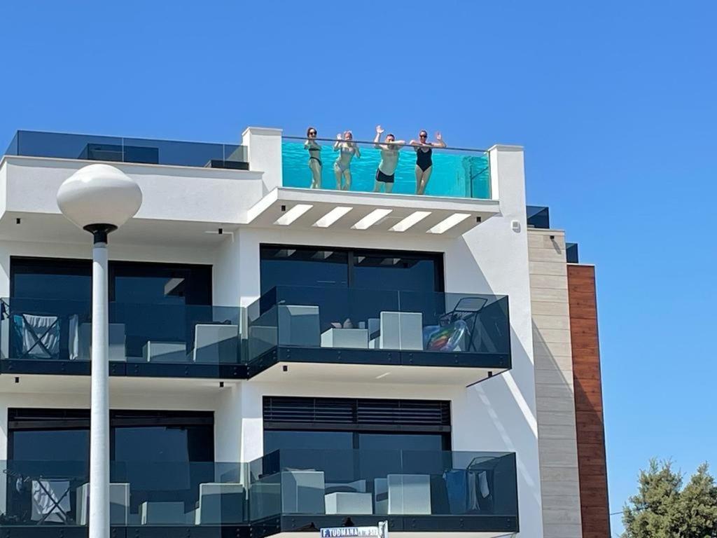 Grandpalazzo Apartments Vir Exterior foto