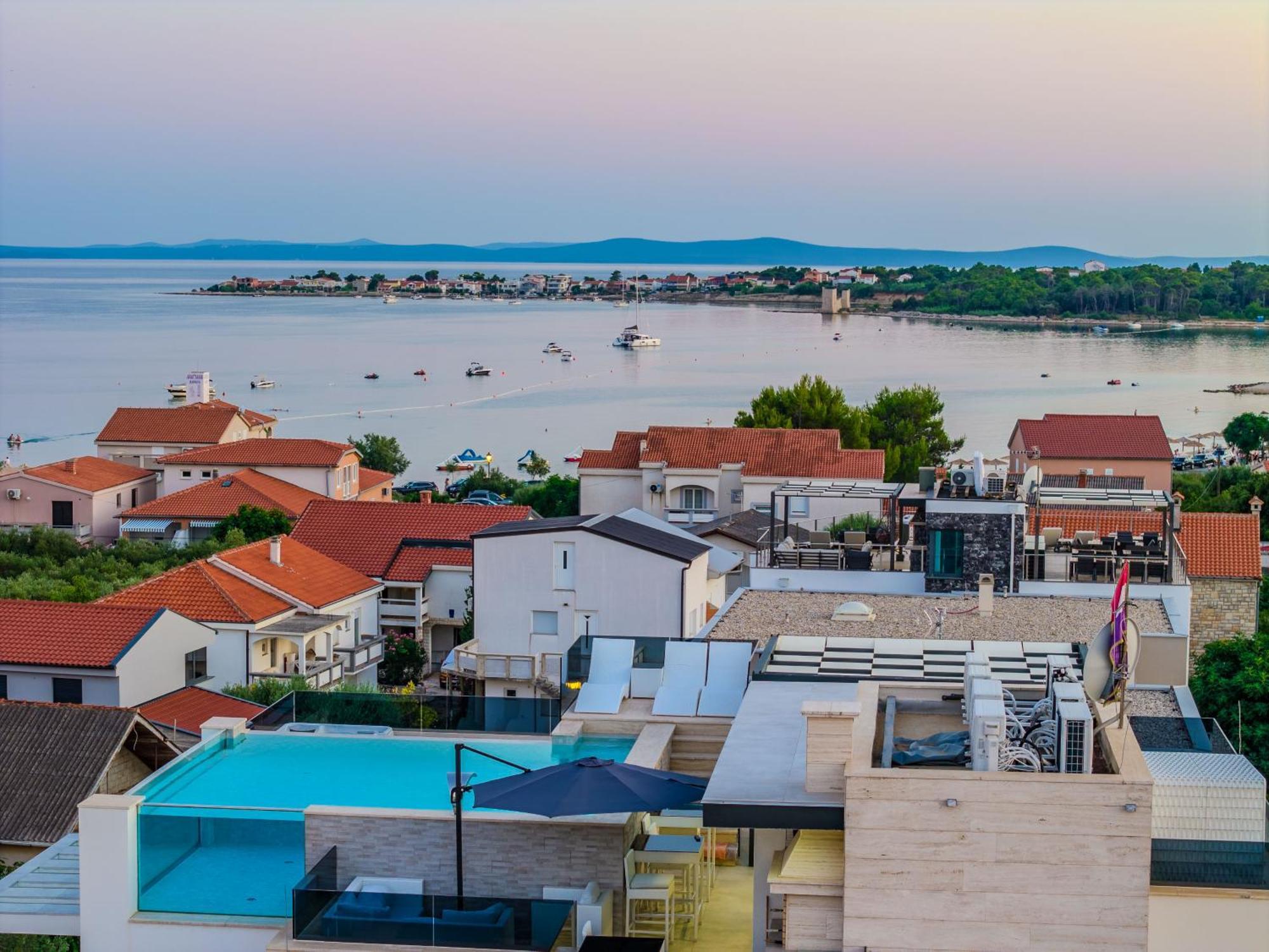 Grandpalazzo Apartments Vir Exterior foto