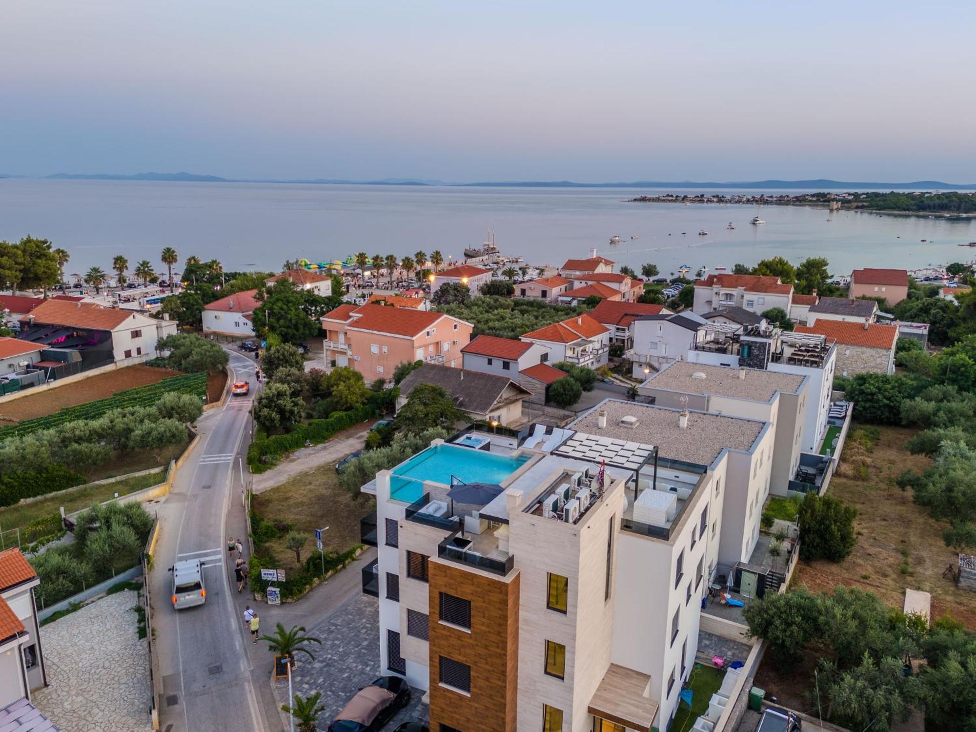 Grandpalazzo Apartments Vir Exterior foto