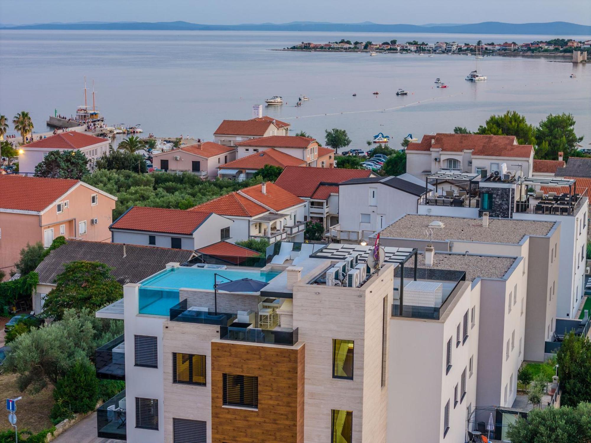 Grandpalazzo Apartments Vir Exterior foto