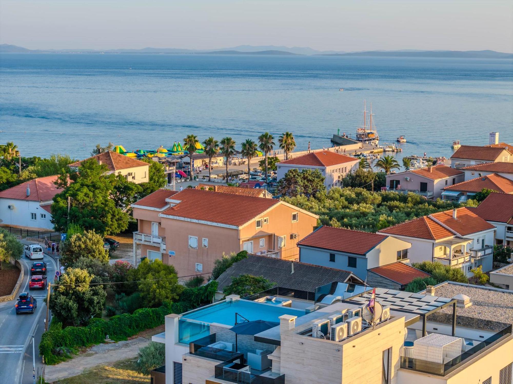 Grandpalazzo Apartments Vir Exterior foto