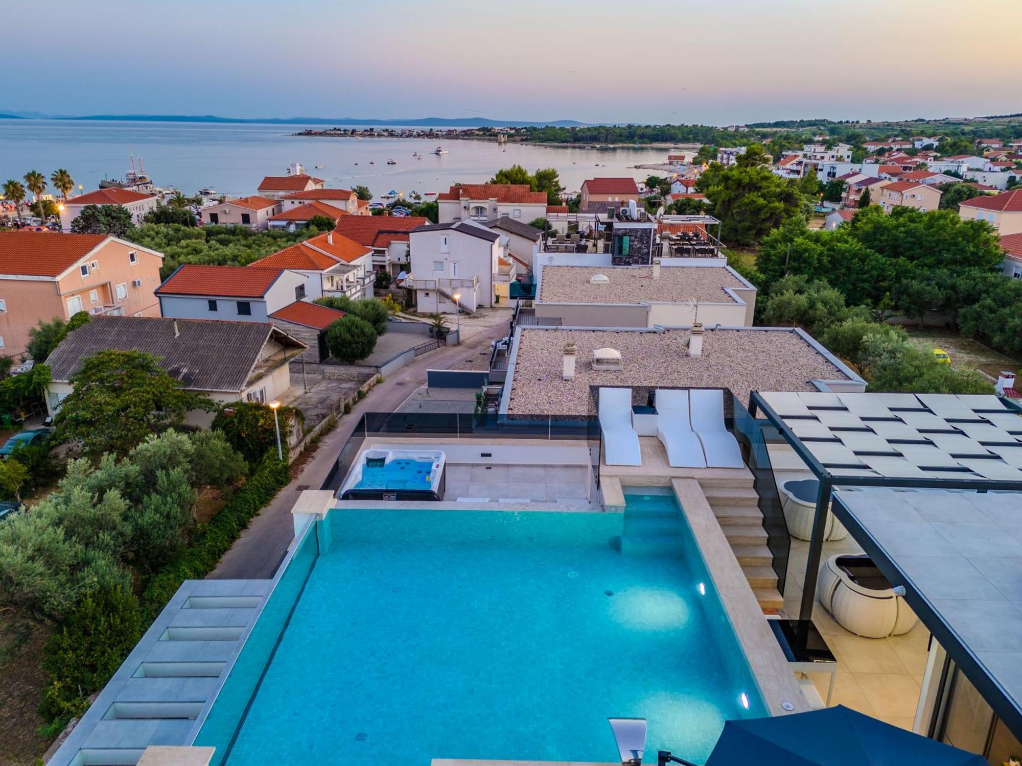 Grandpalazzo Apartments Vir Exterior foto