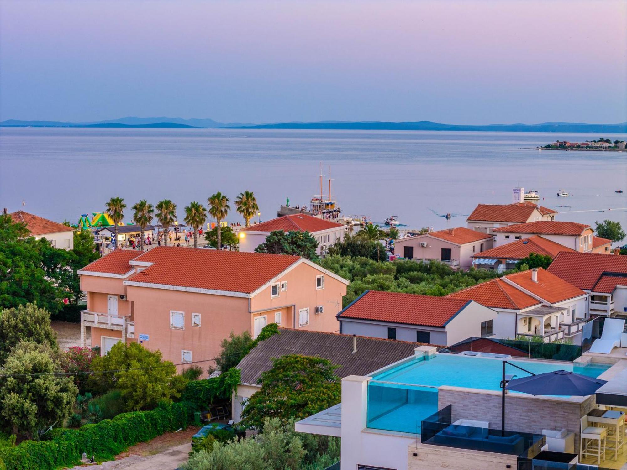 Grandpalazzo Apartments Vir Exterior foto