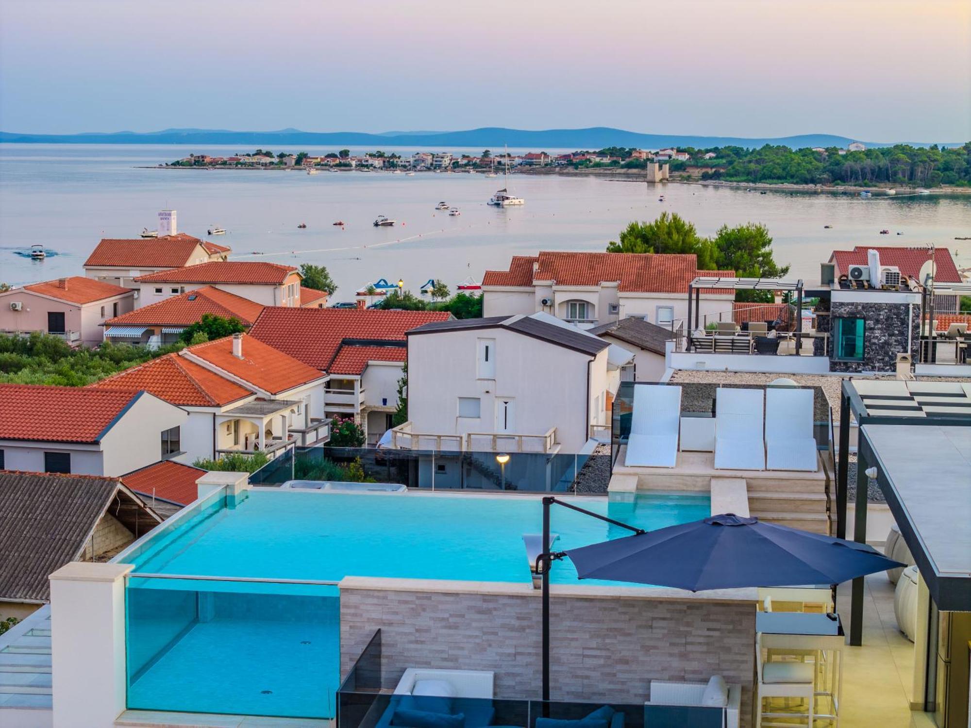 Grandpalazzo Apartments Vir Exterior foto