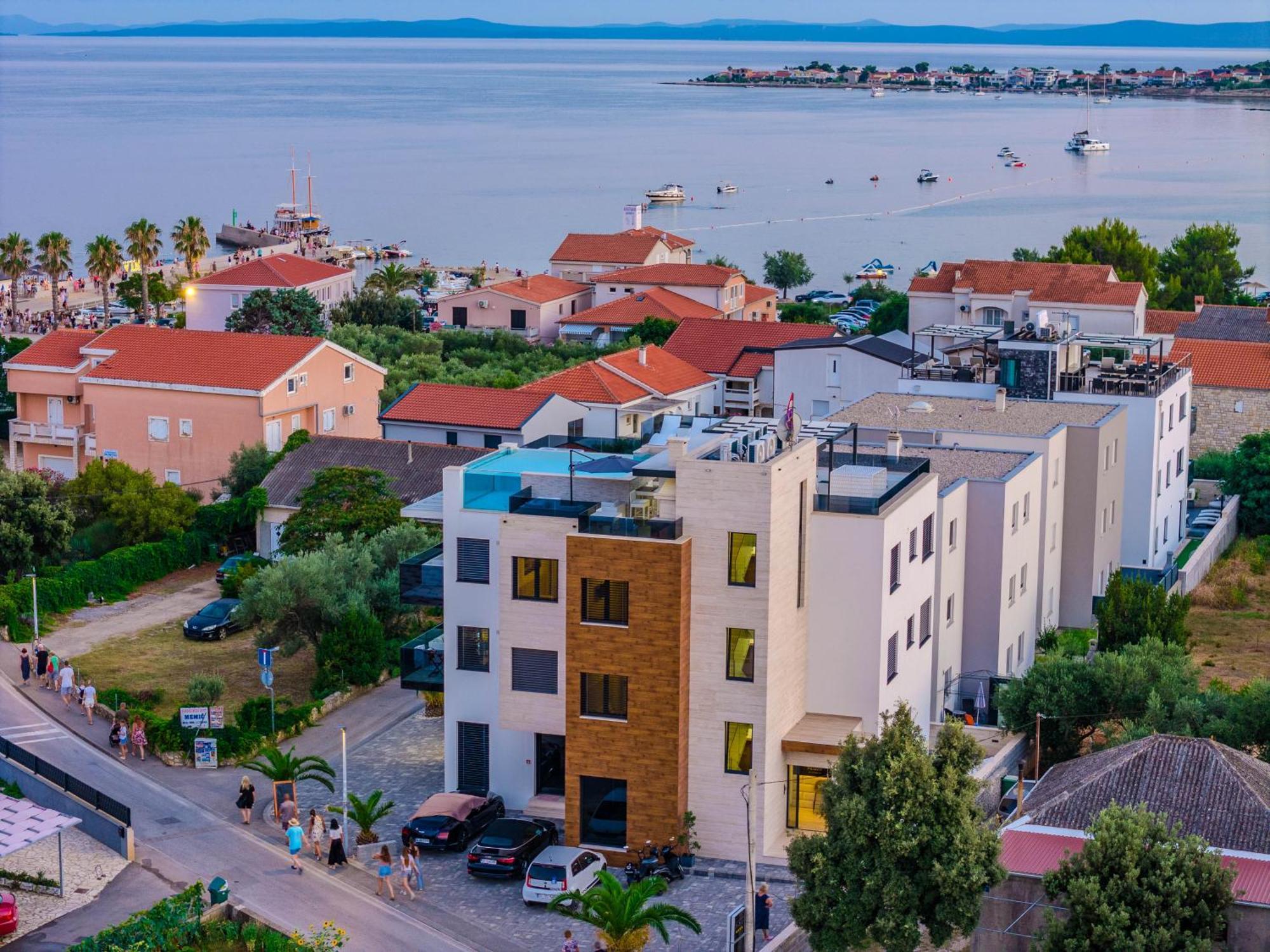 Grandpalazzo Apartments Vir Exterior foto