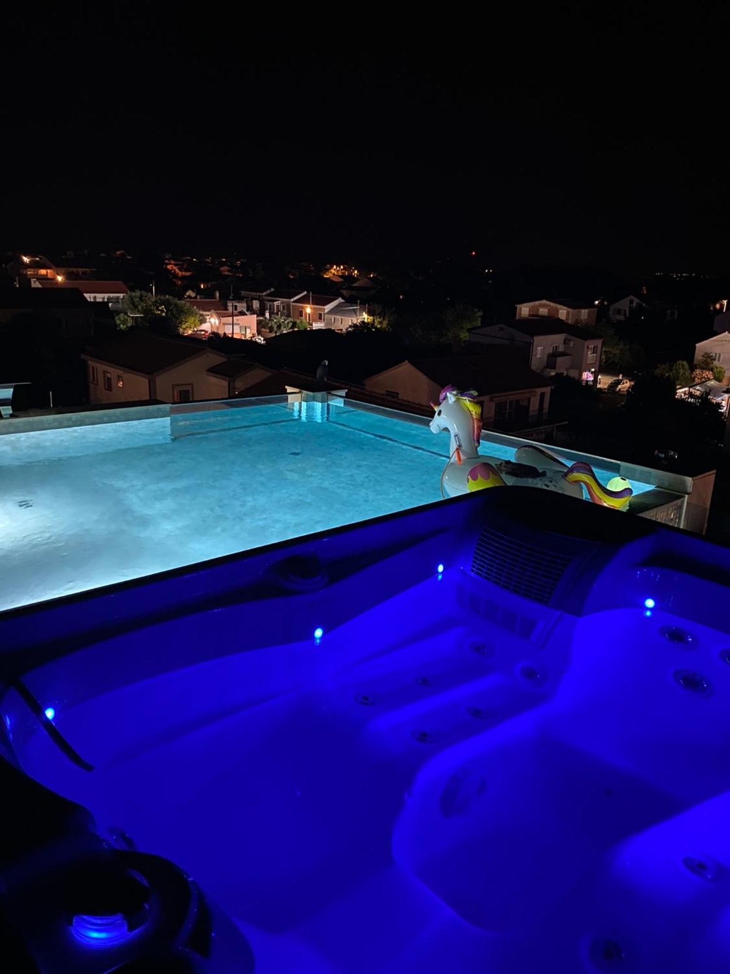 Grandpalazzo Apartments Vir Exterior foto